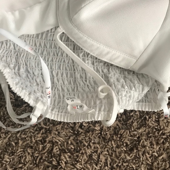 Dresses, pants, tops, shorts, shoes - Picture 10 of 15